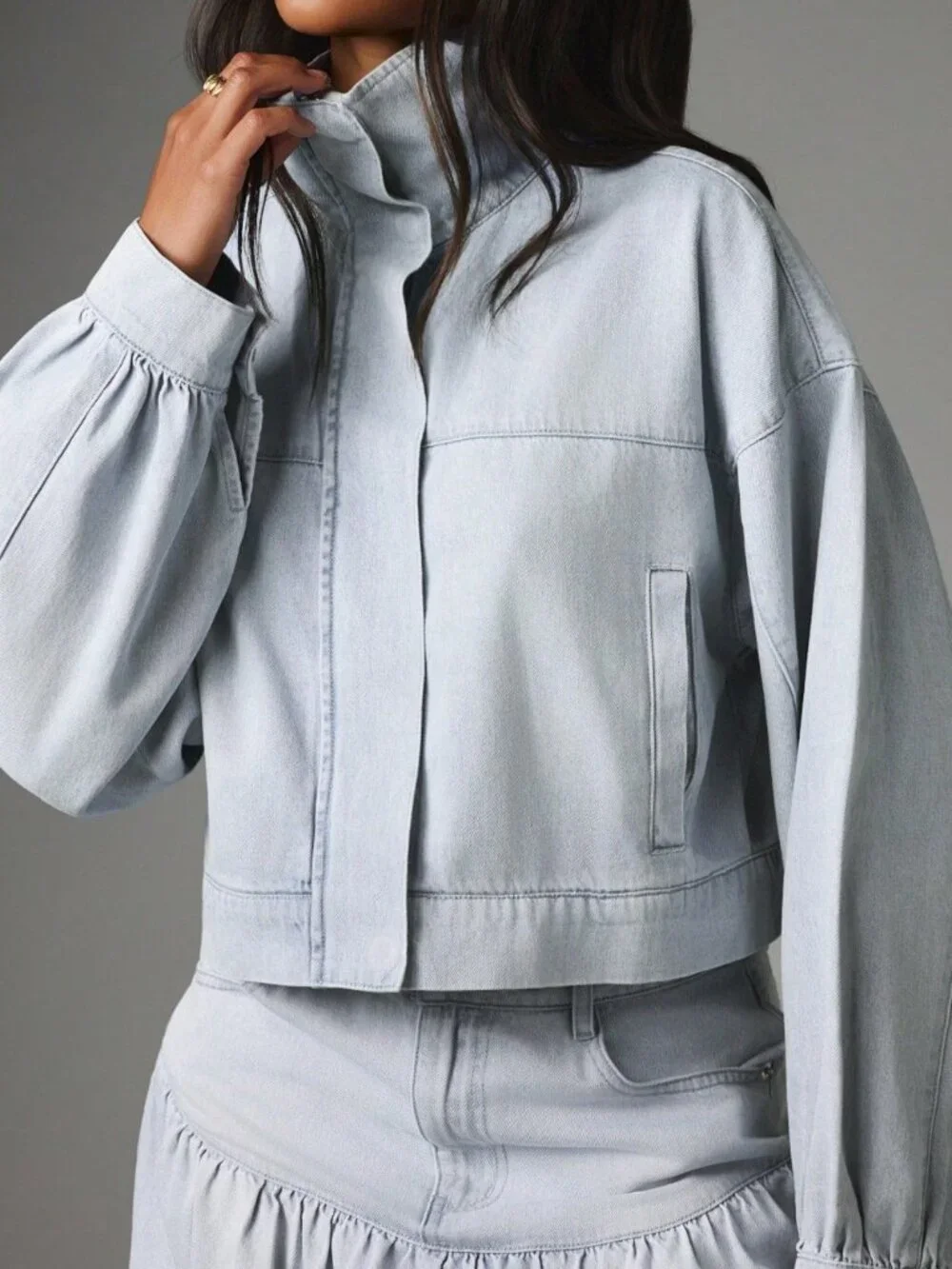 Light Wash Cropped Women's Denim Jacket Funnel Collar Zip Sleeves Oversized